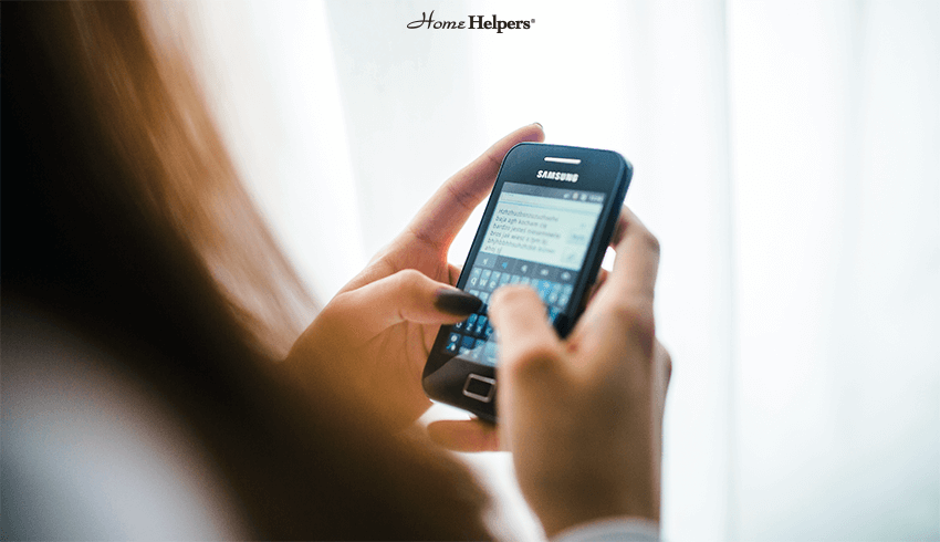 girl mobile messaging